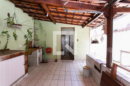 Casa à venda com 100m², 2 quartos e 2 vagas Casa à venda com 100m², 2 quartos e 2 vagasChurrasqueira