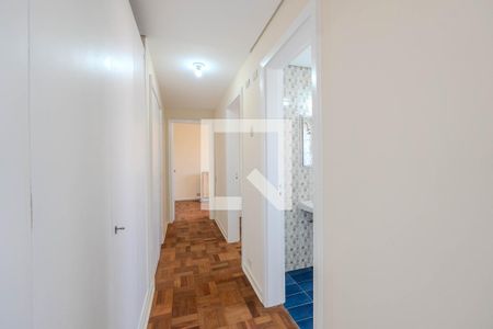 Apartamento à venda com 400m², 3 quartos e 2 vagas Apartamento à venda com 400m², 3 quartos e 2 vagasRoupeiro
