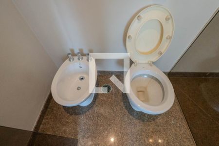 Apartamento à venda com 400m², 3 quartos e 2 vagas Apartamento à venda com 400m², 3 quartos e 2 vagasBanheiro Quarto 3 - Suíte