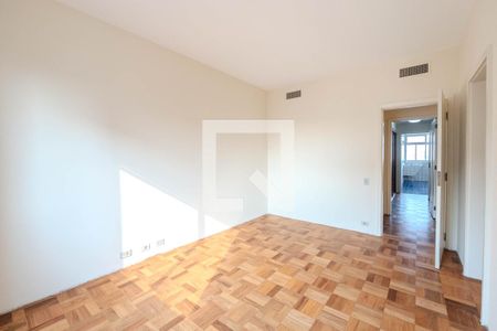 Apartamento à venda com 400m², 3 quartos e 2 vagas Apartamento à venda com 400m², 3 quartos e 2 vagasQuarto 2 - Suíte