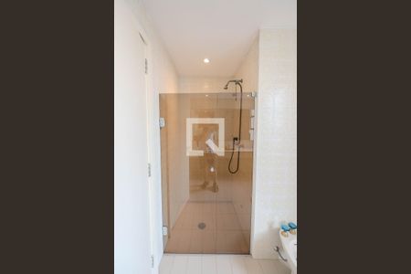 Apartamento à venda com 400m², 3 quartos e 2 vagas Apartamento à venda com 400m², 3 quartos e 2 vagasBanheiro Quarto 1 - Suíte