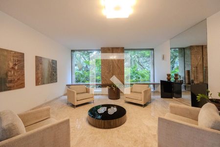 Apartamento à venda com 400m², 3 quartos e 2 vagas Apartamento à venda com 400m², 3 quartos e 2 vagasHall Social