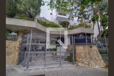 Apartamento à venda com 234m², 4 quartos e 3 vagas Apartamento à venda com 234m², 4 quartos e 3 vagasFachada