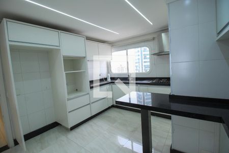 Apartamento à venda com 234m², 4 quartos e 3 vagas Apartamento à venda com 234m², 4 quartos e 3 vagasCozinha