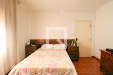 Casa à venda com 220m², 3 quartos e 3 vagasSuíte