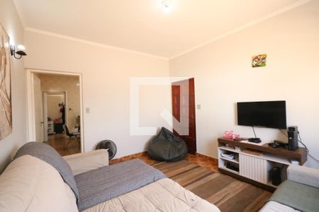 Casa à venda com 220m², 3 quartos e 3 vagasCasa dos Fundos