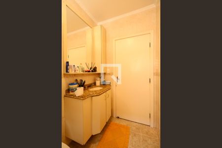 Casa à venda com 220m², 3 quartos e 3 vagasBanheiro da Suíte