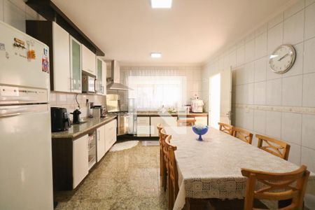 Casa à venda com 220m², 3 quartos e 3 vagasCozinha