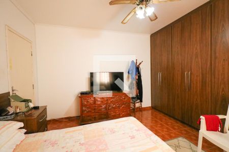 Casa à venda com 220m², 3 quartos e 3 vagasSuíte