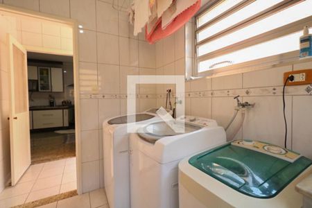 Casa à venda com 220m², 3 quartos e 3 vagasÁrea de Serviço