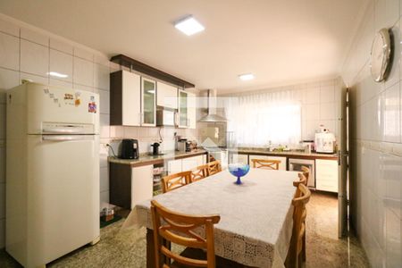Casa à venda com 220m², 3 quartos e 3 vagasCozinha