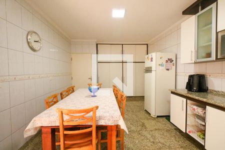 Casa à venda com 220m², 3 quartos e 3 vagasCozinha