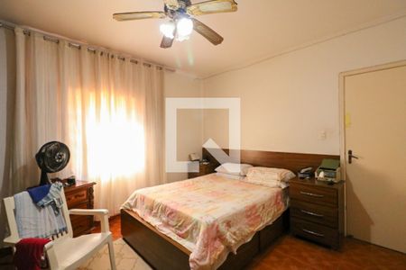 Casa à venda com 220m², 3 quartos e 3 vagasSuíte