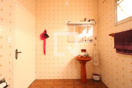 Casa à venda com 220m², 3 quartos e 3 vagasCasa dos Fundos