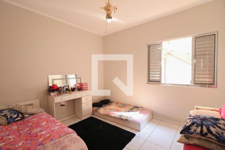 Casa à venda com 220m², 3 quartos e 3 vagasCasa dos Fundos