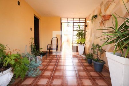 Casa à venda com 220m², 3 quartos e 3 vagasHall de entrada