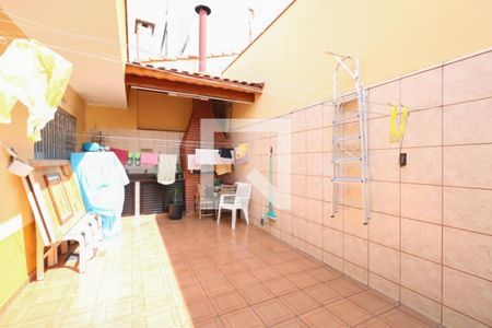 Casa à venda com 220m², 3 quartos e 3 vagasQuintal e Churrasqueira