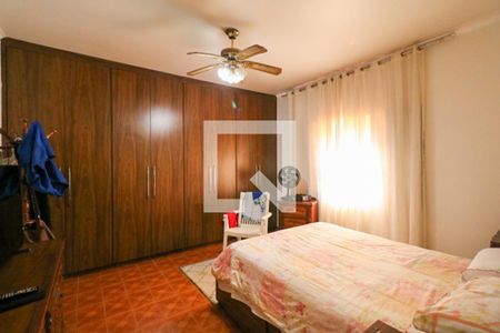 Casa à venda com 220m², 3 quartos e 3 vagasSuíte