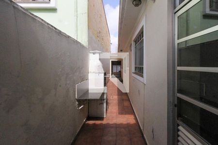 Casa à venda com 96m², 2 quartos e 1 vagaCorredor Lateral