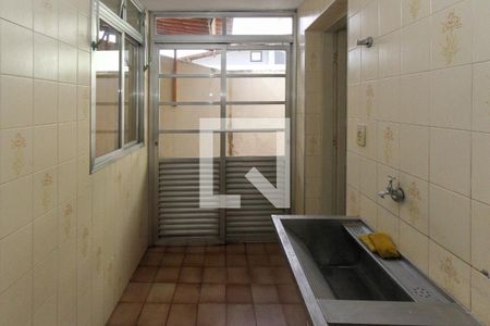 Casa à venda com 96m², 2 quartos e 1 vagaÁrea de Serviço