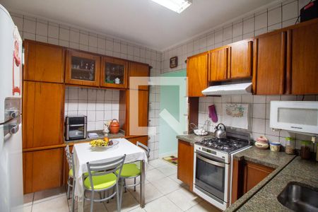 Casa à venda com 125m², 2 quartos e 2 vagas Casa à venda com 125m², 2 quartos e 2 vagasCozinha