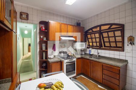 Casa à venda com 125m², 2 quartos e 2 vagas Casa à venda com 125m², 2 quartos e 2 vagasCozinha