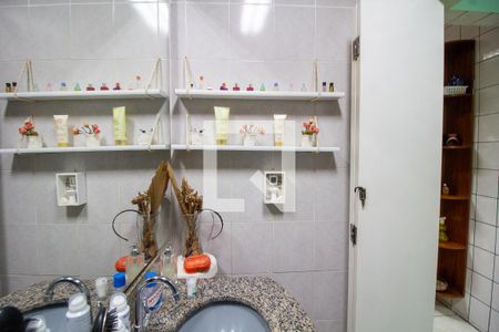 Casa à venda com 125m², 2 quartos e 2 vagas Casa à venda com 125m², 2 quartos e 2 vagasBanheiro