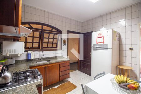 Casa à venda com 125m², 2 quartos e 2 vagas Casa à venda com 125m², 2 quartos e 2 vagasCozinha