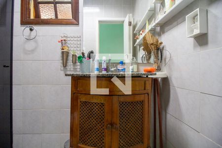 Casa à venda com 125m², 2 quartos e 2 vagas Casa à venda com 125m², 2 quartos e 2 vagasBanheiro