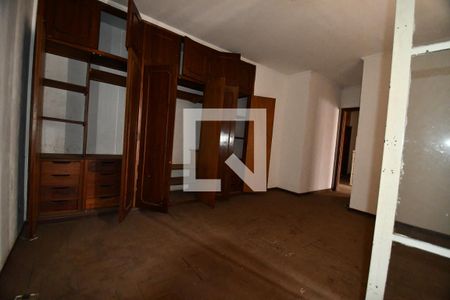 Casa à venda com 450m², 3 quartos e 4 vagasQuarto 1 - Suíte