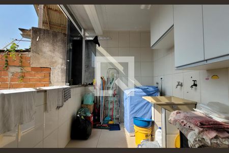 Casa à venda com 300m², 4 quartos e 5 vagasÁrea de Serviço