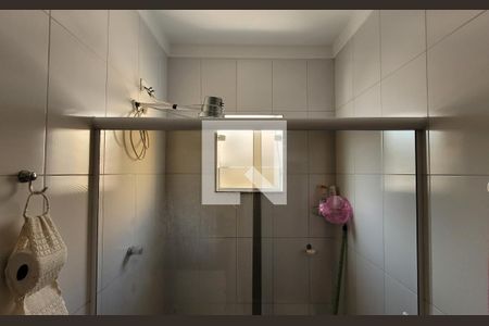 Casa à venda com 300m², 4 quartos e 5 vagasBanheiro da suíte