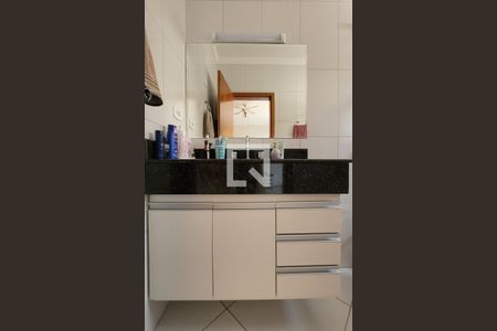 Casa à venda com 300m², 4 quartos e 5 vagasBanheiro da suíte