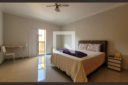 Casa à venda com 300m², 4 quartos e 5 vagasSuíte