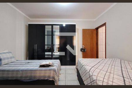 Casa à venda com 300m², 4 quartos e 5 vagasQuarto - Casa 2