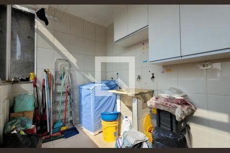 Casa à venda com 300m², 4 quartos e 5 vagasÁrea de Serviço