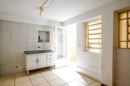 Casa para alugar com 120m², 2 quartos e 2 vagas Casa para alugar com 120m², 2 quartos e 2 vagasStudio - Cozinha 3