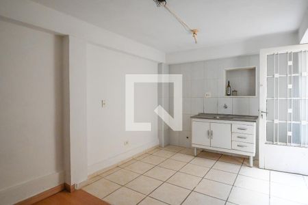 Casa para alugar com 120m², 2 quartos e 2 vagas Casa para alugar com 120m², 2 quartos e 2 vagasStudio - Cozinha 3