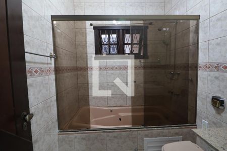 Casa à venda com 190m², 3 quartos e 4 vagasBanheiro