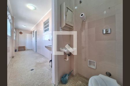 Apartamento para alugar com 200m², 3 quartos e 2 vagasBanheiro de Serviço
