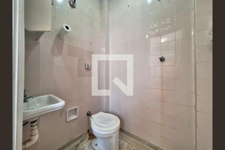 Apartamento para alugar com 200m², 3 quartos e 2 vagasBanheiro de Serviço