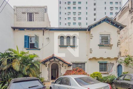 Casa à venda com 161m², 4 quartos e 4 vagasFachada