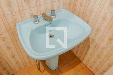 Casa à venda com 161m², 4 quartos e 4 vagasBanheiro 2