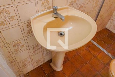 Casa à venda com 161m², 4 quartos e 4 vagasBanheiro 1