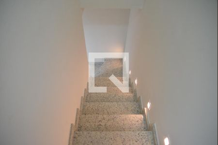 Apartamento à venda com 130m², 3 quartos e 2 vagasEscada