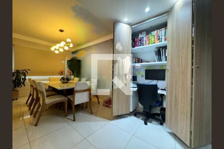 Casa de condomínio à venda com 258m², 4 quartos e 4 vagas