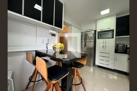Casa de Condomínio à venda com 4 quartos, 258m² em Jardim Prudência, São Paulo