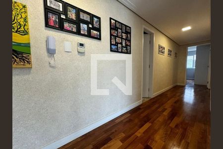 Casa de condomínio à venda com 258m², 4 quartos e 4 vagas