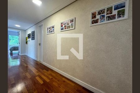 Casa de condomínio à venda com 258m², 4 quartos e 4 vagas