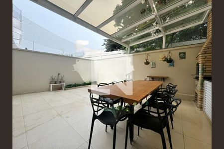 Casa de Condomínio à venda com 4 quartos, 258m² em Jardim Prudência, São Paulo